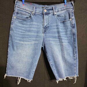 True Religion Ricky Relaxed Straight shorts with raw hem Size:32